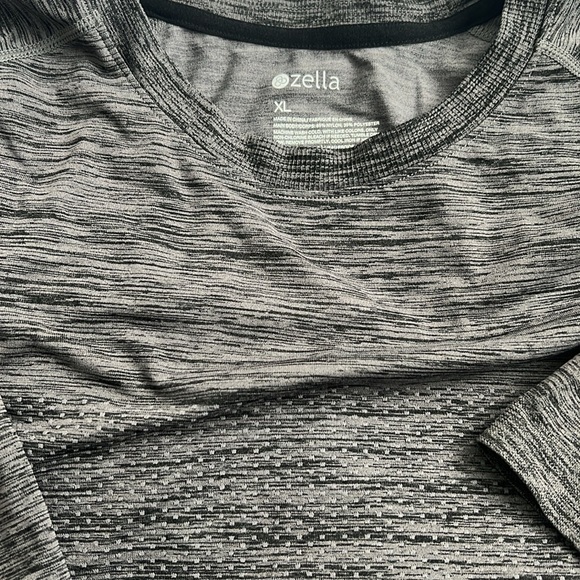 Men’s Zella workout shirt XL - Picture 3 of 4